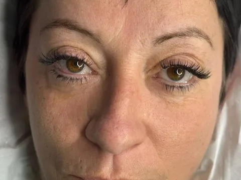 Après : extensions de cils